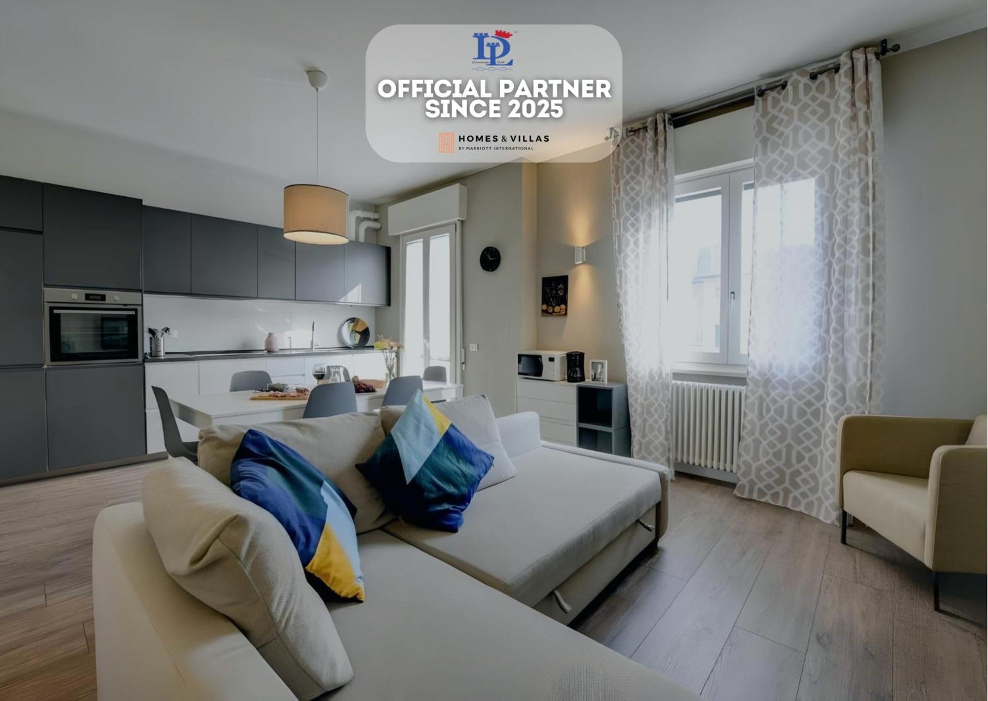Desenzanoloft Official Partner Marriott Homes & Villas - Bacco Family Apartment Desenzano del Garda Exteriör bild